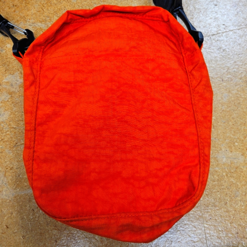 NWT BAGGU SPORT CROSSBODY IN TOMATO - Picture 3 of 5